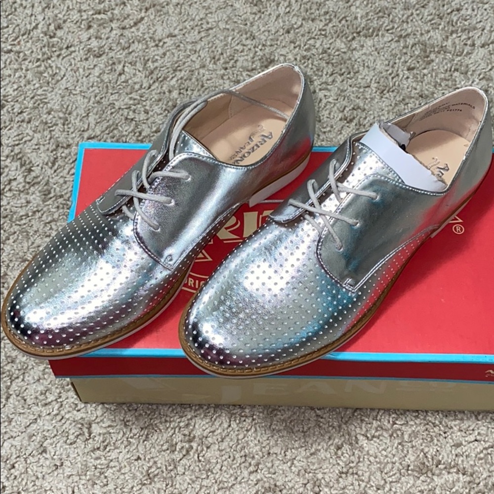 Super cute tie up flats